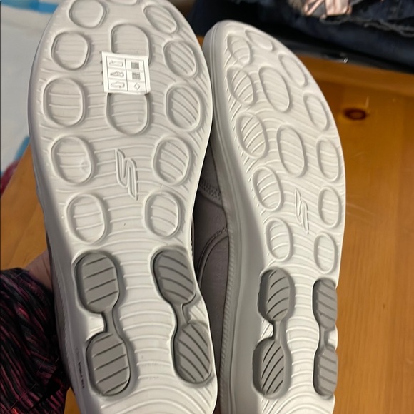 Skechers Gray Slip-On Shoes - Picture 4 of 6